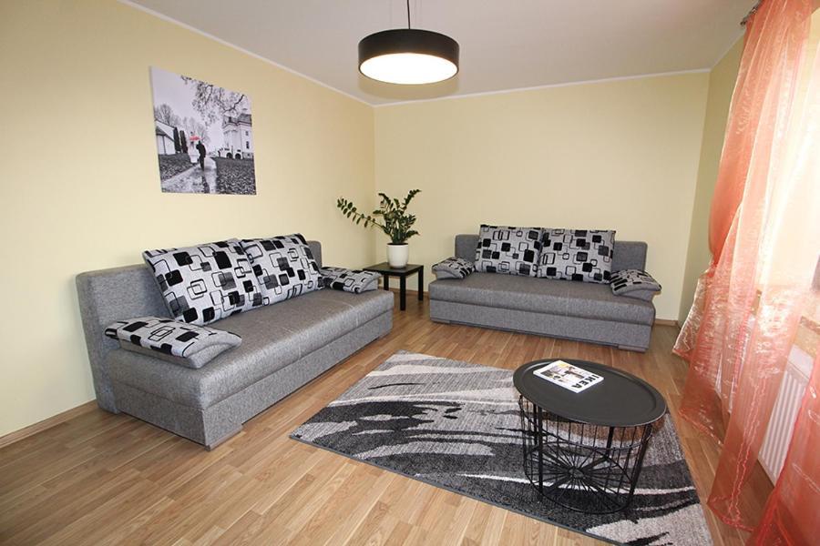 Sauliaus Apartamentai Паневежис Екстер'єр фото